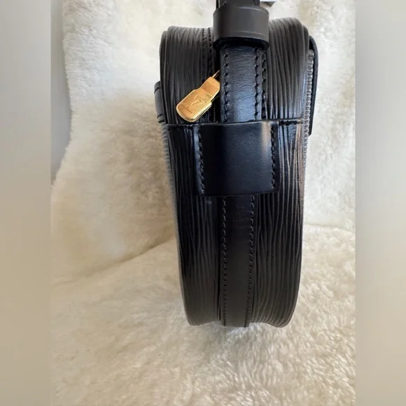 LOUIS VUITTON Jeune Fille MM Epi Leather Bag - Picture 7 of 15